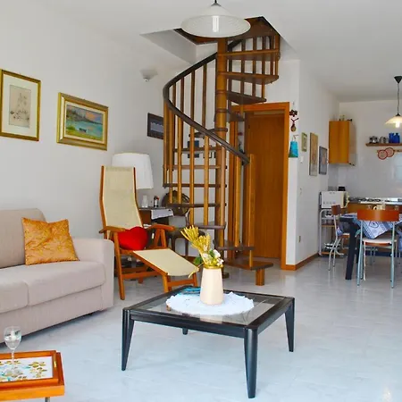 On 2 Levels With Large Terrace Lake View * Sala Comacina