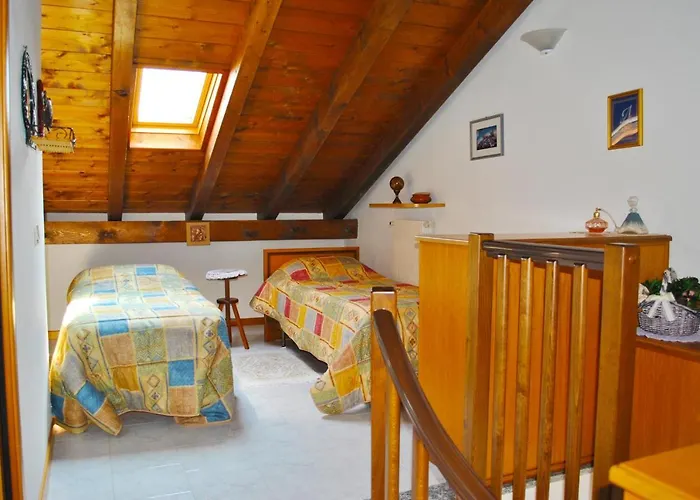 On 2 Levels With Large Terrace Lake View