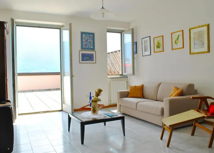 On 2 Levels With Large Terrace Lake View アパート サーラ・コマチーナ